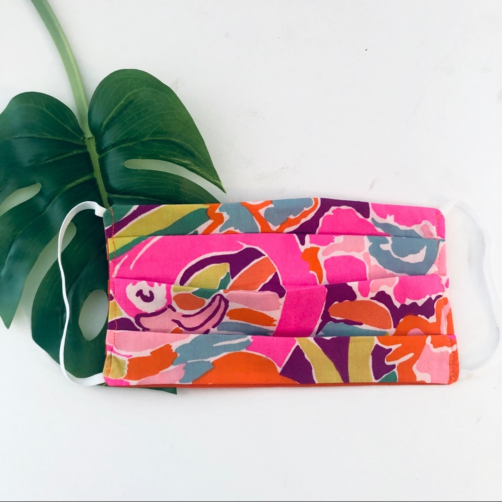 Lilly Pulitzer new Lulu Flamingo pattern face mask - Picture 3 of 8